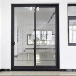 Portes corredisses d'impacte de l'huracà